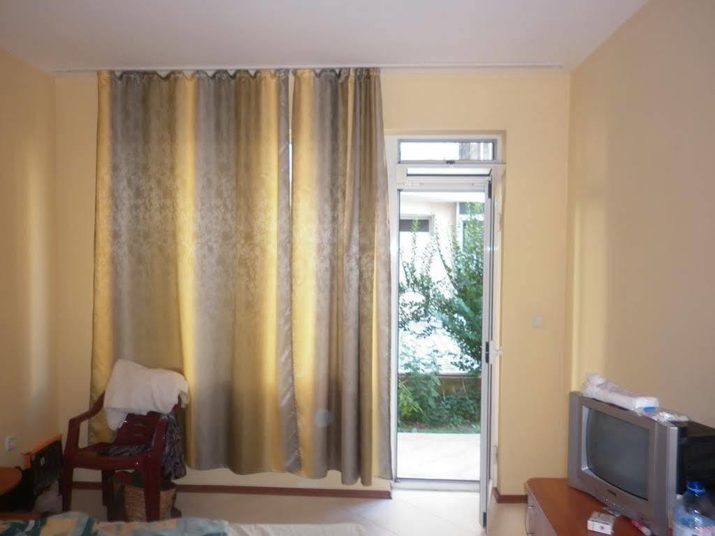 Hotel Elmaz 로제넷츠 외부 사진