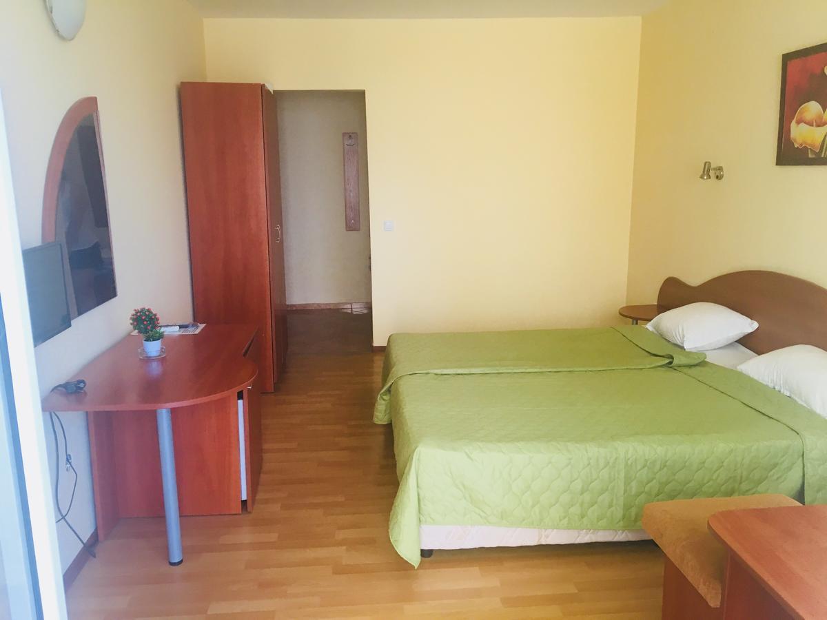 Hotel Elmaz 로제넷츠 외부 사진